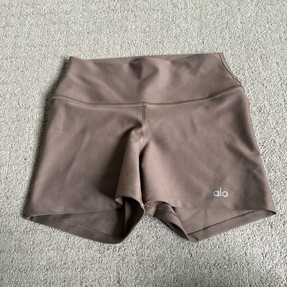 alo yoga brown air lift biker shorts 3 inch inseam size small NEVER WORN/NWOT